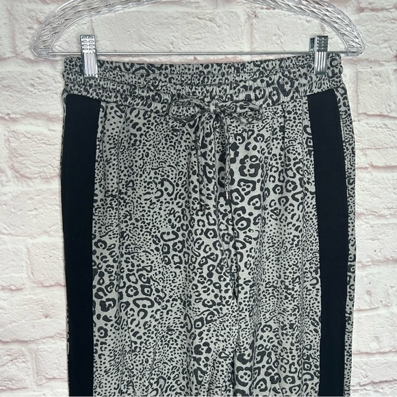Hale Bob Gray Leopard Print Joggers NWT - Picture 5 of 14